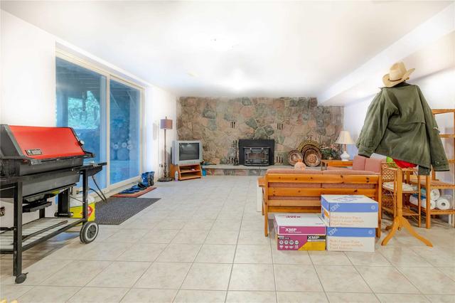 1361 Mosley St, House detached with 3 bedrooms, 2 bathrooms and 4 parking in Wasaga Beach ON | Image 11