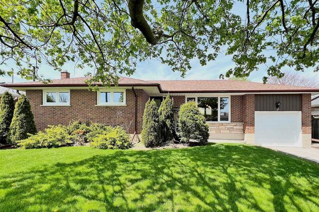 656 Buchan Ave, House detached with 3 bedrooms, 3 bathrooms and 4 parking in Oshawa ON | Image 1