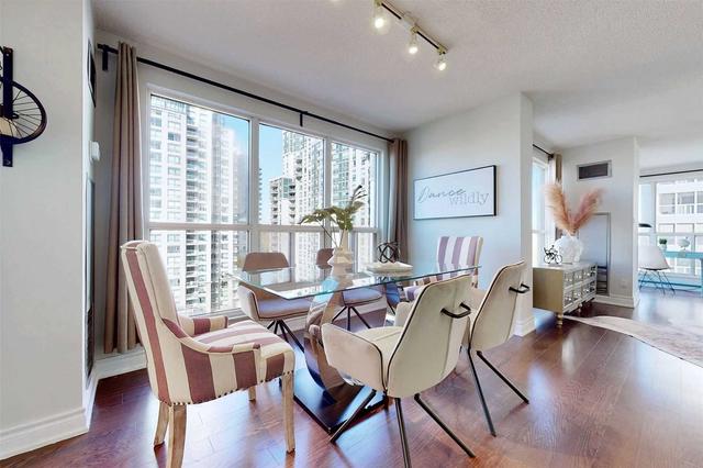 1001 - 18 Hollywood Ave, Condo with 2 bedrooms, 2 bathrooms and 2 parking in Toronto ON | Image 3
