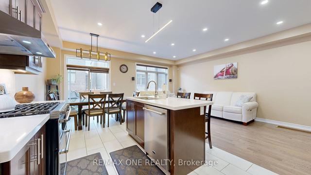 213 Wisteria Way, House attached with 3 bedrooms, 4 bathrooms and 2 parking in Oakville ON | Image 4