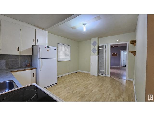 5039 50 St, House detached with 3 bedrooms, 1 bathrooms and null parking in Warburg AB | Image 5