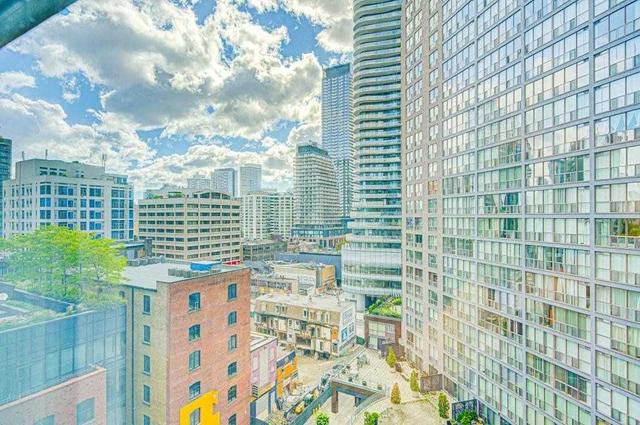 1002 - 11 St Joseph St, Condo with 1 bedrooms, 1 bathrooms and 0 parking in Toronto ON | Image 10