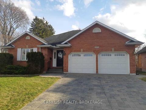 1070 Bernard Crt, House detached with 3 bedrooms, 3 bathrooms and 6 parking in Sarnia ON | Card Image