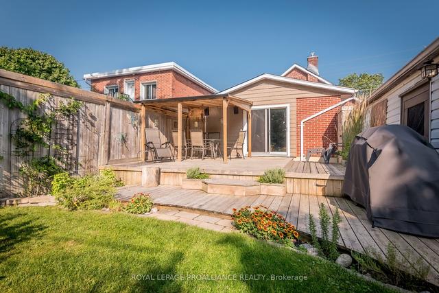 68 Regent St, House detached with 2 bedrooms, 2 bathrooms and 3 parking in Kingston ON | Image 25