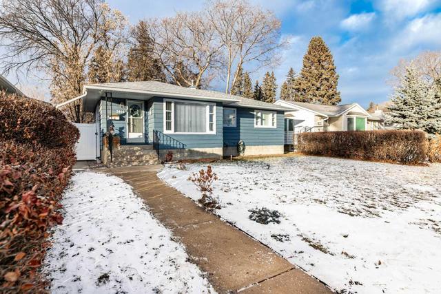 3916 43 Avenue, House detached with 5 bedrooms, 2 bathrooms and 2 parking in Red Deer AB | Image 1