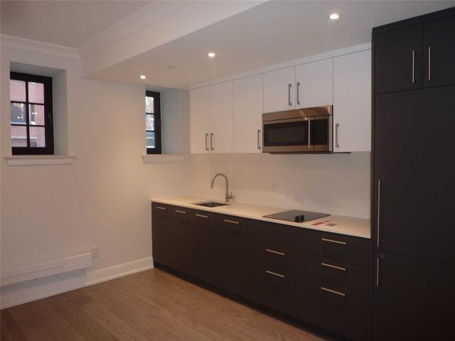 111 - 2 Clarendon Ave, Condo with 0 bedrooms, 1 bathrooms and 1 parking in Toronto ON | Image 10