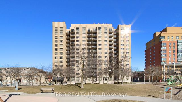 106 - 4 Elsinore Path, Condo with 1 bedrooms, 1 bathrooms and 1 parking in Toronto ON | Image 1
