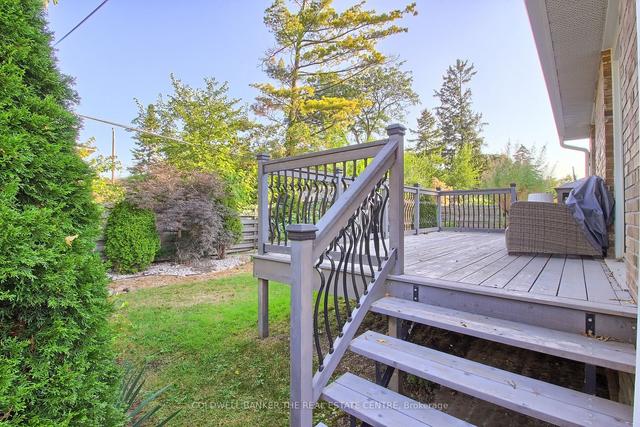 62 Mooreshead Dr, House detached with 3 bedrooms, 2 bathrooms and 5 parking in Toronto ON | Image 30