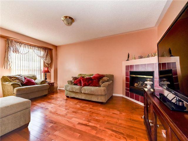 523 Ormond Dr, House detached with 4 bedrooms, 3 bathrooms and 2 parking in Oshawa ON | Image 5
