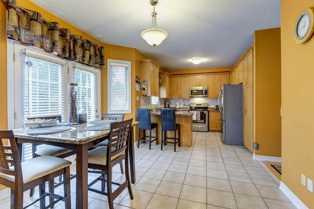 74 Peachwood Cres, House detached with 4 bedrooms, 3 bathrooms and 2 parking in Hamilton ON | Image 5