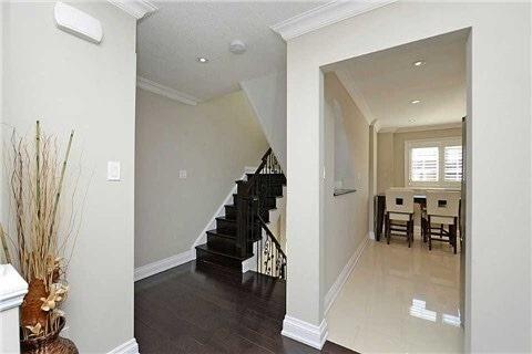 102 - 57 Brickyard Way, Townhouse with 3 bedrooms, 2 bathrooms and 1 parking in Brampton ON | Image 3