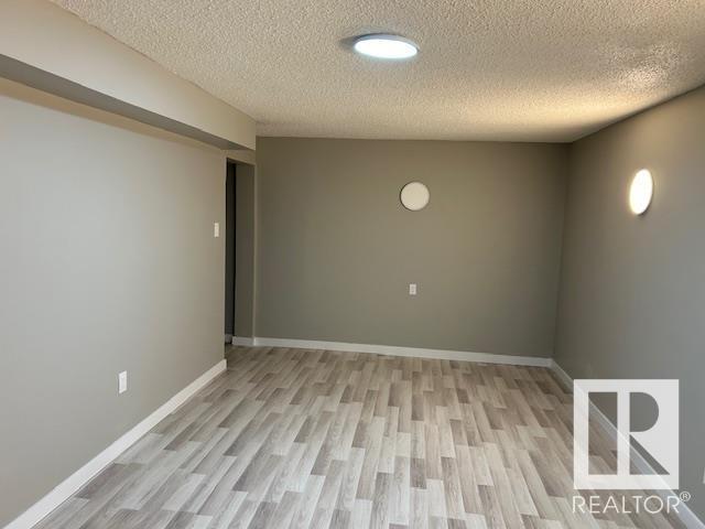 10317 131a Av Nw, House attached with 3 bedrooms, 2 bathrooms and null parking in Edmonton AB | Image 14