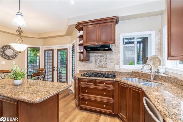 26 Pepin Court, House detached with 5 bedrooms, 4 bathrooms and 6 parking in Barrie ON | Image 12