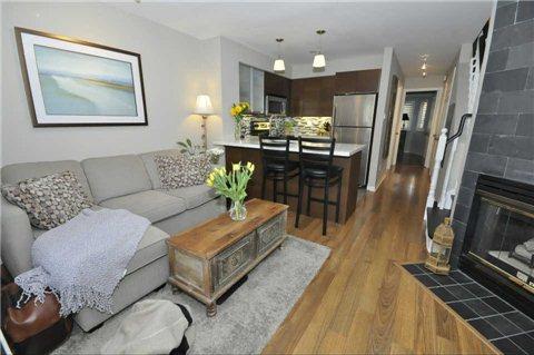 th 4 b - 801 King St W, Townhouse with 1 bedrooms, 1 bathrooms and 1 parking in Toronto ON | Image 3