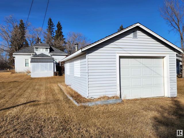 5333 49 Av, House detached with 1 bedrooms, 1 bathrooms and 4 parking in Elk Point AB | Image 3