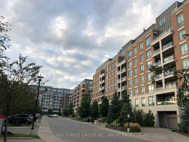 th8 - 2460 Prince Michael Dr, Townhouse with 3 bedrooms, 3 bathrooms and 2 parking in Oakville ON | Image 2