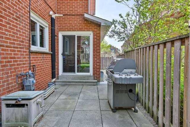 39 Conley St, House detached with 4 bedrooms, 3 bathrooms and 4 parking in Vaughan ON | Image 7