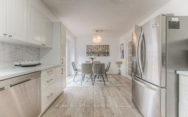 65 Ralgreen Cres, House attached with 3 bedrooms, 3 bathrooms and 3 parking in Kitchener ON | Image 9