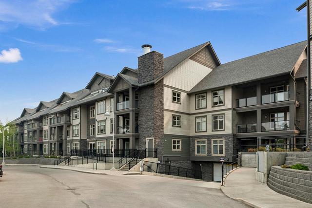 318 - 25 Aspenmont Heights Sw, Condo with 3 bedrooms, 2 bathrooms and 2 parking in Calgary AB | Image 1