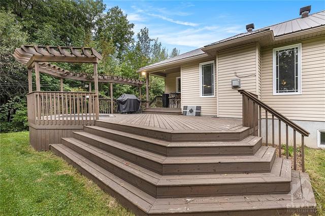 14894 Concession 10 11 Road, House detached with 3 bedrooms, 2 bathrooms and 10 parking in North Stormont ON | Image 20