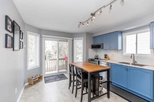 54 Leslie Ave, House detached with 2 bedrooms, 2 bathrooms and 5 parking in Barrie ON | Image 6