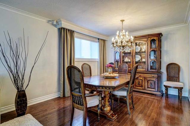 10 Ullswater Crt, House detached with 3 bedrooms, 3 bathrooms and 4 parking in Toronto ON | Image 2