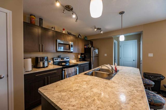 334b Boutin Avenue, Home with 3 bedrooms, 2 bathrooms and 4 parking in Hinton AB | Image 5