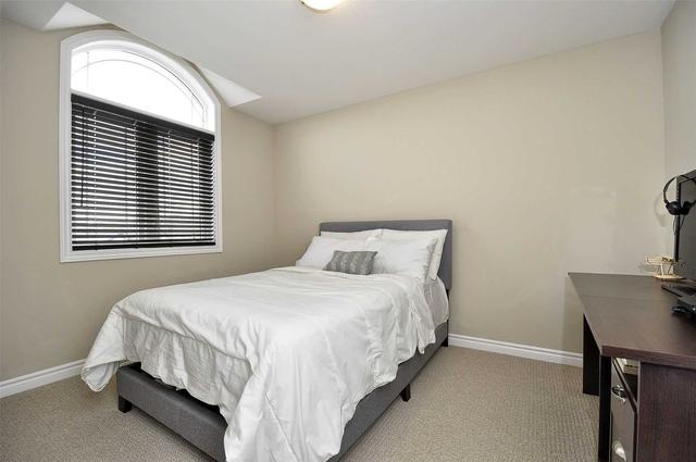 8 Vic Chambers Pl, House detached with 4 bedrooms, 3 bathrooms and 4 parking in Brant ON | Image 22