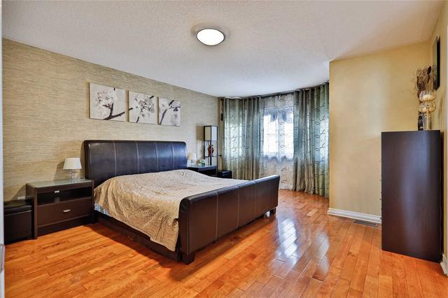 130 Golden Forest Rd, House detached with 4 bedrooms, 3 bathrooms and 3 parking in Vaughan ON | Image 6