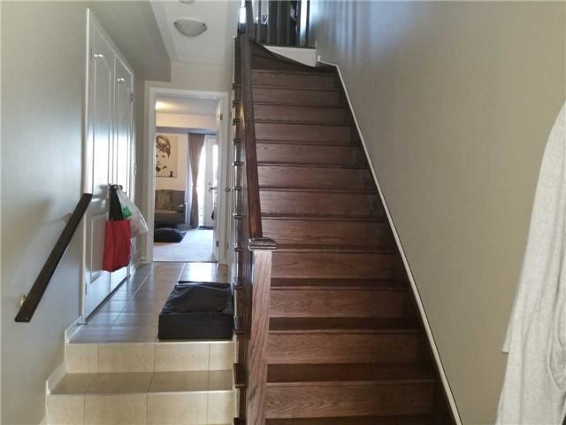 28 Soccavo Cres, Townhouse with 3 bedrooms, 4 bathrooms and 2 parking in Brampton ON | Image 4