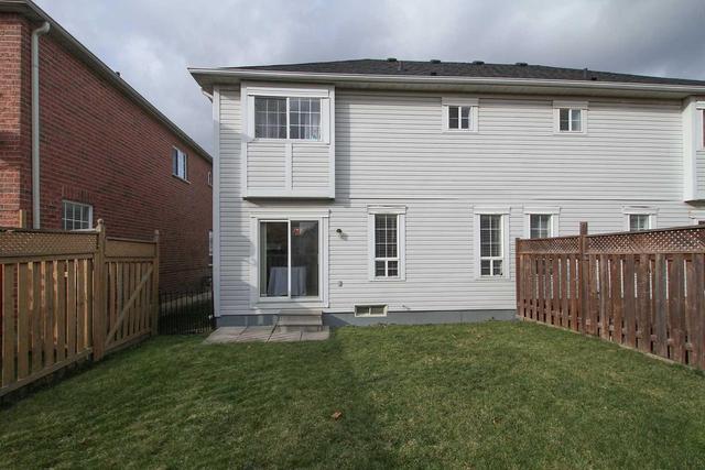 50 Viceroy Cres, House semidetached with 3 bedrooms, 1 bathrooms and 1 parking in Brampton ON | Image 18