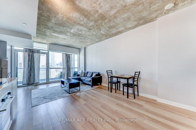 1208 - 210 Simcoe St, Condo with 1 bedrooms, 1 bathrooms and 0 parking in Toronto ON | Image 4