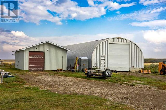 255011 Range Road 241, House detached with 8 bedrooms, 4 bathrooms and 10 parking in Wheatland County AB | Image 37
