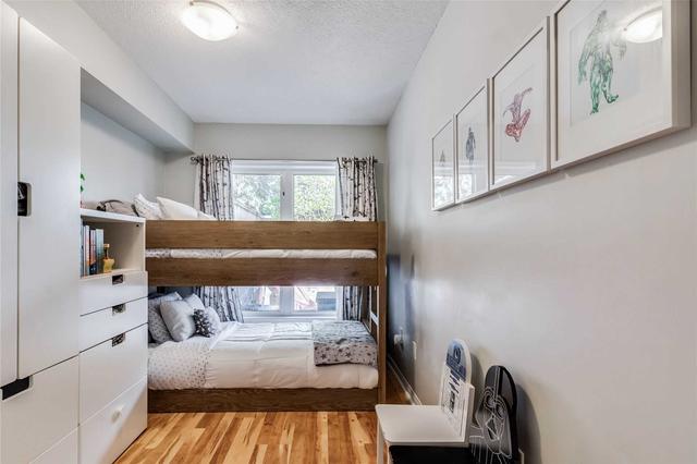 1201 - 22 Laidlaw St, Townhouse with 2 bedrooms, 1 bathrooms and 1 parking in Toronto ON | Image 6