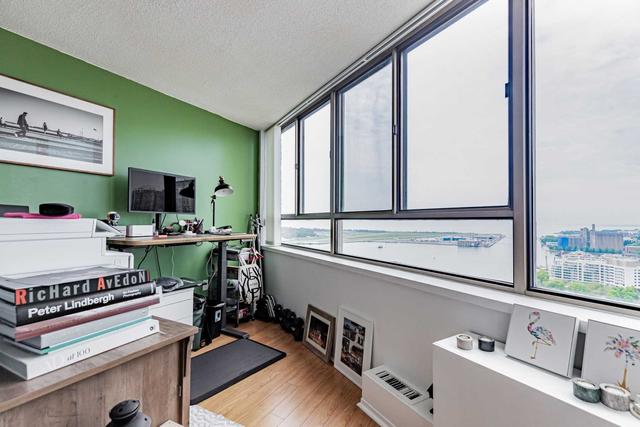 2403 - 270 Queens Quay W, Condo with 1 bedrooms, 1 bathrooms and 1 parking in Toronto ON | Image 7