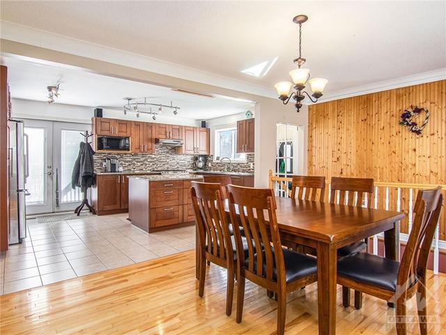7220 Mitch Owens Road, House detached with 3 bedrooms, 1 bathrooms and 6 parking in Ottawa ON | Image 6