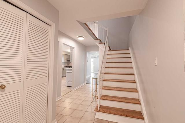 7 Posthorn Grve, House detached with 4 bedrooms, 4 bathrooms and 4 parking in Toronto ON | Image 12