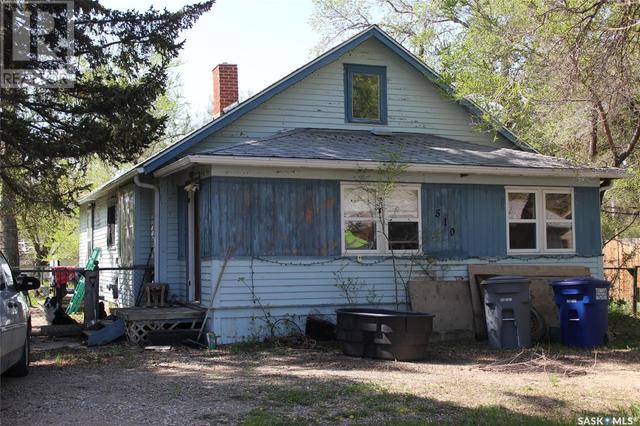 510 Front Street, House detached with 2 bedrooms, 1 bathrooms and null parking in Eastend SK | Image 1