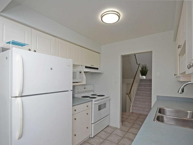 4 - 417 Keats Way Way, Townhouse with 3 bedrooms, 3 bathrooms and 1 parking in Waterloo ON | Image 4