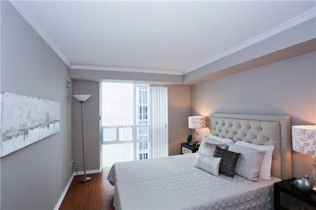 Lph 3 - 7 Michael Power Pl, Condo with 2 bedrooms, 2 bathrooms and 1 parking in Toronto ON | Image 10
