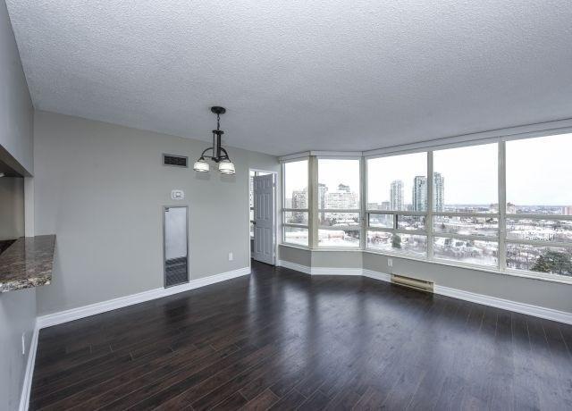 1414 - 250 Webb Dr, Condo with 2 bedrooms, 2 bathrooms and 2 parking in Mississauga ON | Image 7