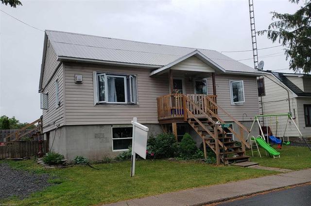 4337 + 4339 Notre Dame Street, House detached with 4 bedrooms, 2 bathrooms and 4 parking in South Frontenac ON | Image 2