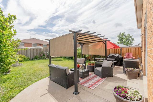 4135 Dunmow Cres, House semidetached with 3 bedrooms, 3 bathrooms and 4 parking in Mississauga ON | Image 29