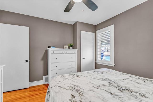 360 East 25th Street, House detached with 2 bedrooms, 1 bathrooms and 3 parking in Hamilton ON | Image 16