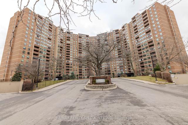 208 - 714 The West Mall, Condo with 2 bedrooms, 1 bathrooms and 1 parking in Toronto ON | Image 1