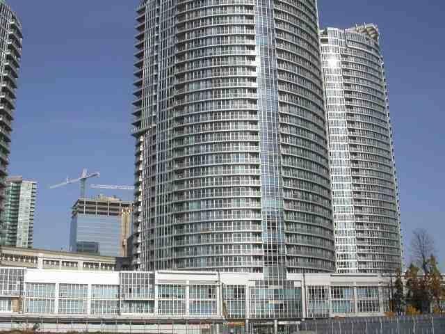 1813 - 208 Queens Quay St W, Condo with 1 bedrooms, 1 bathrooms and null parking in Toronto ON | Image 2