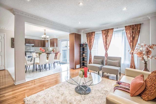 30 Amboise Cres, House detached with 3 bedrooms, 4 bathrooms and 4 parking in Brampton ON | Image 8