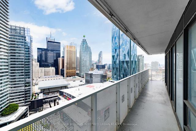 2604 - 100 Harbour St, Condo with 2 bedrooms, 2 bathrooms and 0 parking in Toronto ON | Image 3