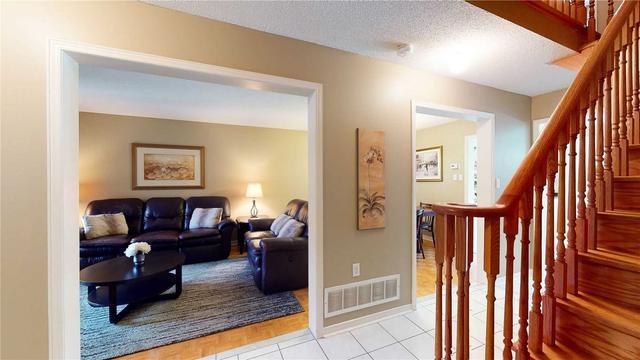 54 Tumbleweed Crt, House attached with 3 bedrooms, 3 bathrooms and 5 parking in Vaughan ON | Image 26