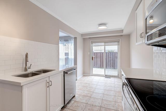 36 - 104 Frances Ave, Townhouse with 3 bedrooms, 3 bathrooms and 2 parking in Hamilton ON | Image 4